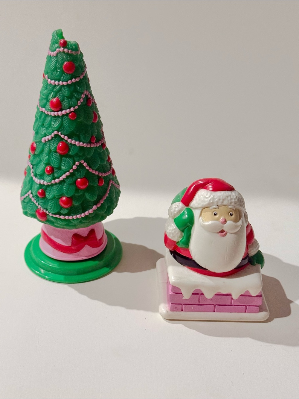 1993 PLAYSKOOL Dollhouse Christmas Tree + Santa Claus Chimney Topper READ